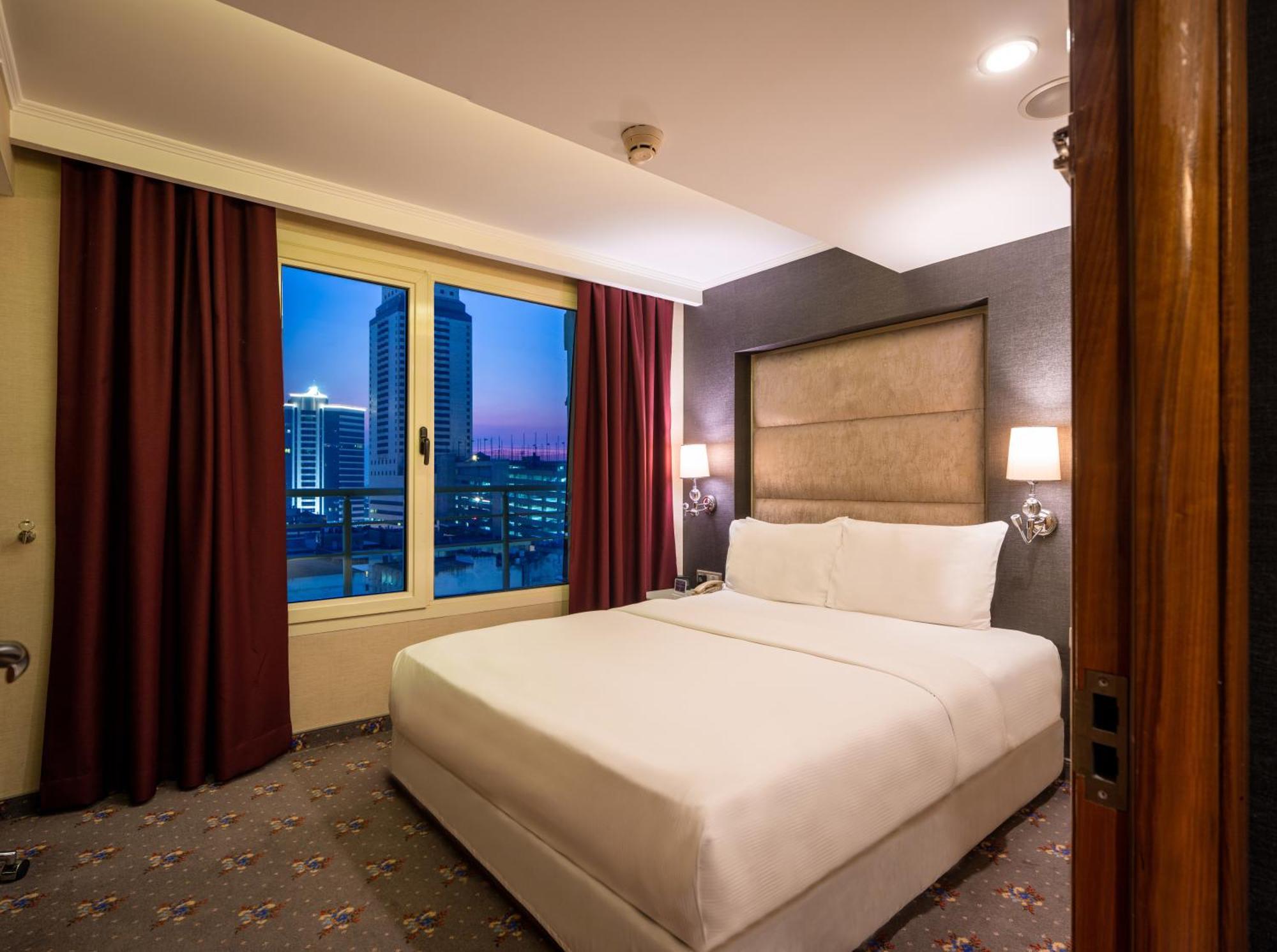 Doubletree By Hilton Izmir - Alsancak Hotel Eksteriør billede