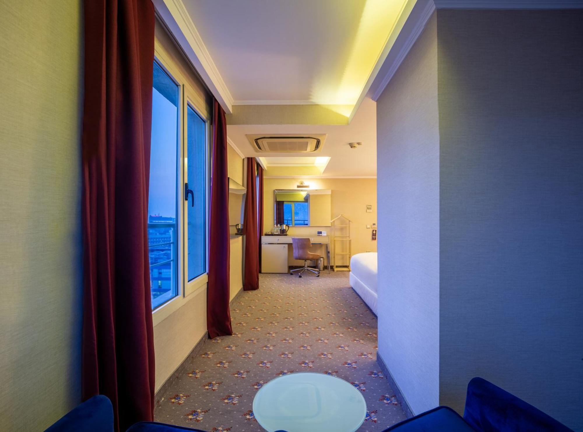 Doubletree By Hilton Izmir - Alsancak Hotel Eksteriør billede