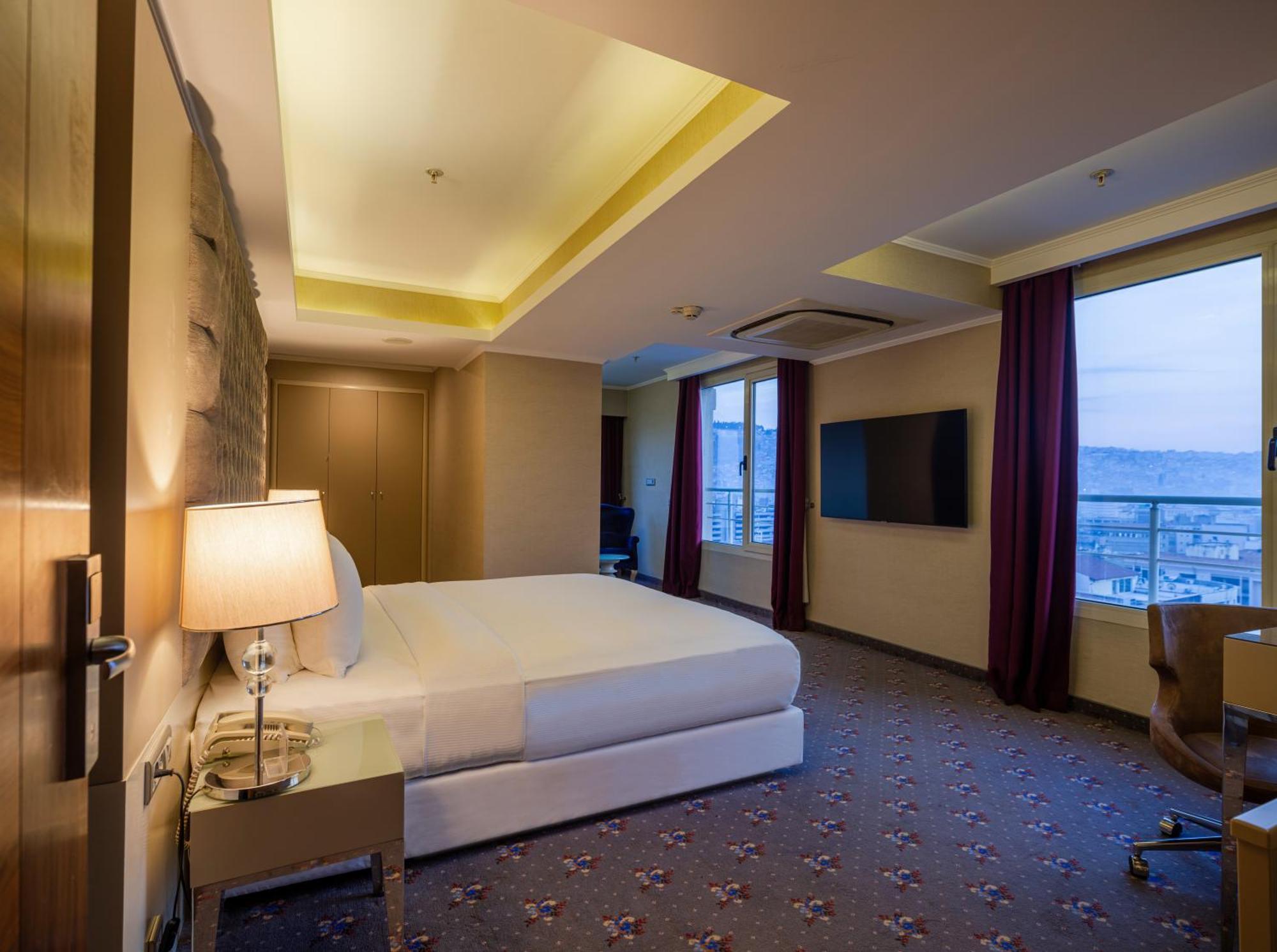 Doubletree By Hilton Izmir - Alsancak Hotel Eksteriør billede