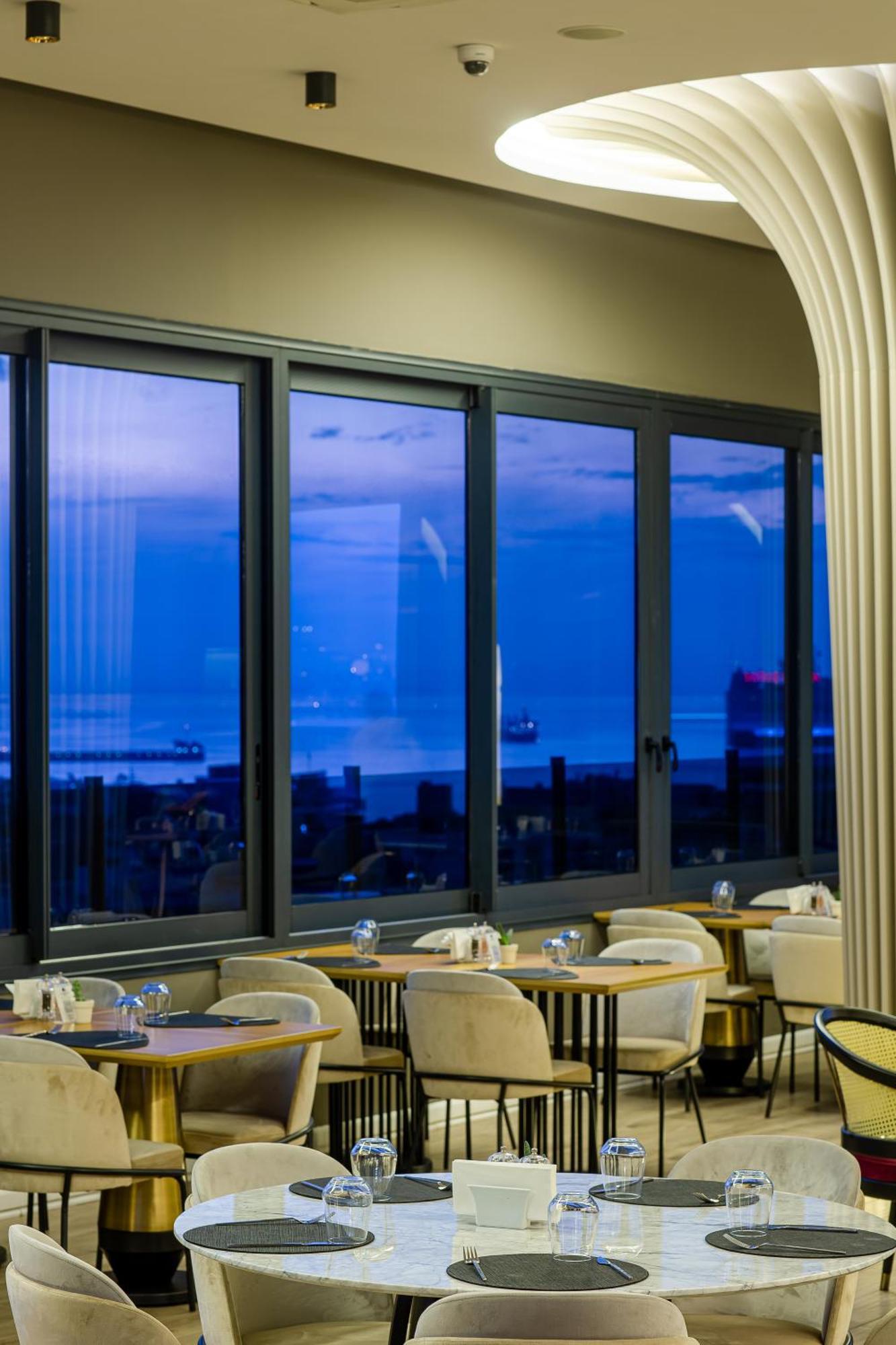Doubletree By Hilton Izmir - Alsancak Hotel Eksteriør billede