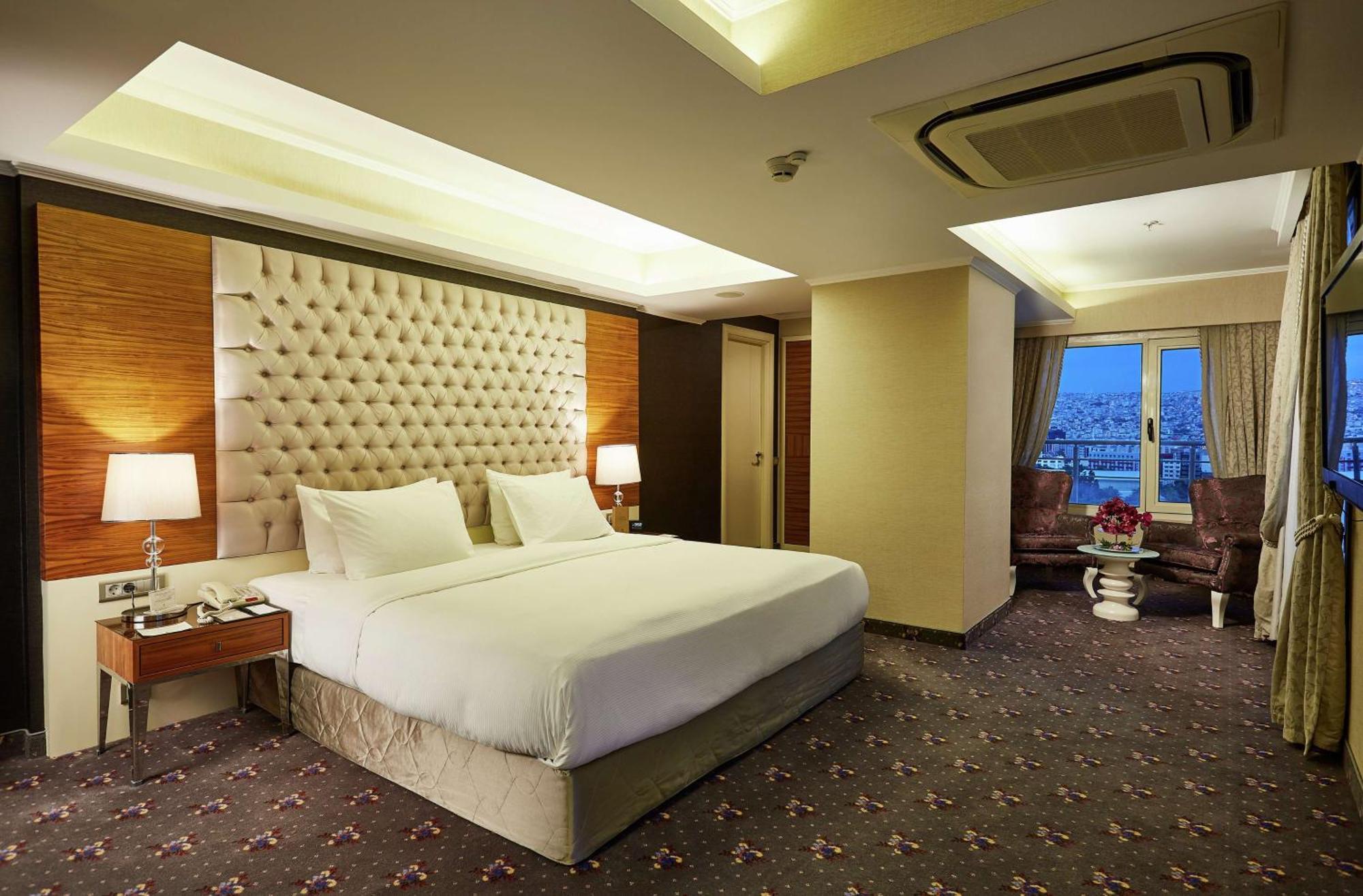 Doubletree By Hilton Izmir - Alsancak Hotel Eksteriør billede