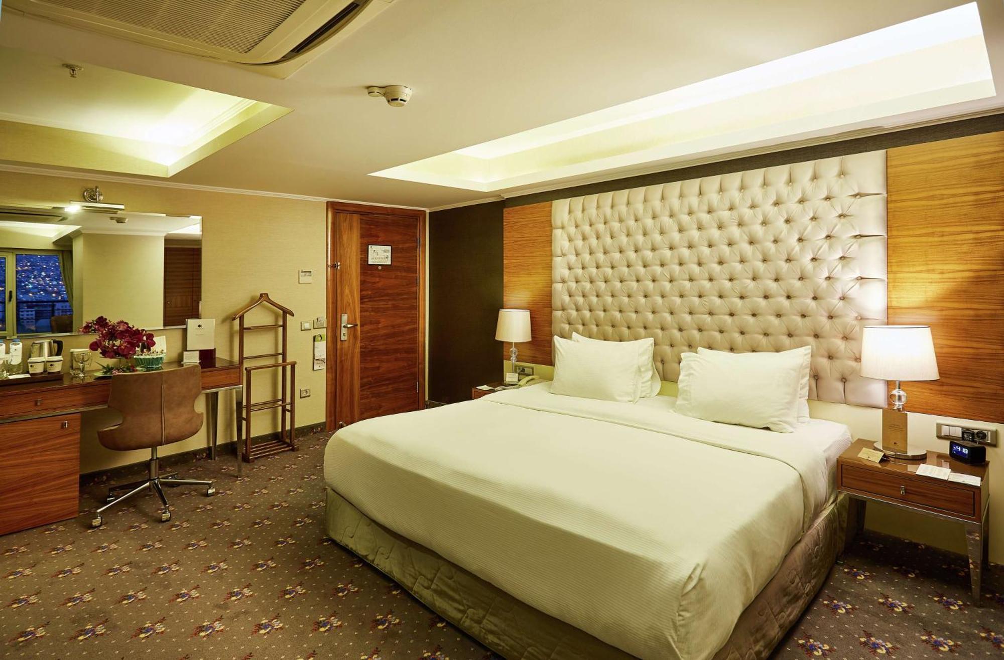 Doubletree By Hilton Izmir - Alsancak Hotel Eksteriør billede